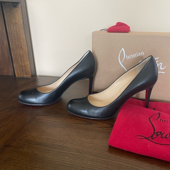 Authentic Christian Louboutin Simple Pump - Picture 2 of 9